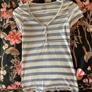 OLD NAVY tshirt